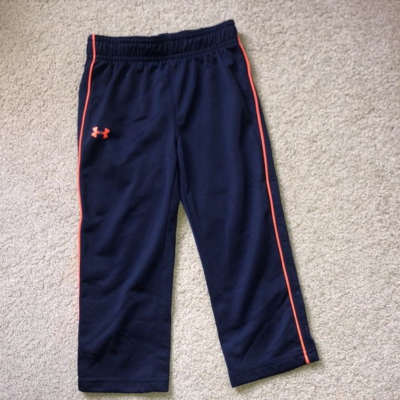 Boys Under Armour Set Size 2 - Picture 7 of 8